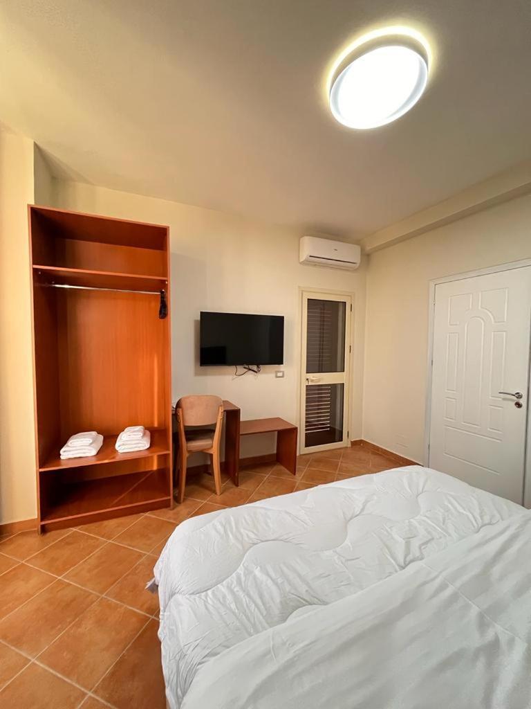 Belix Hotel Apartments, Near The Beach ドゥラス エクステリア 写真