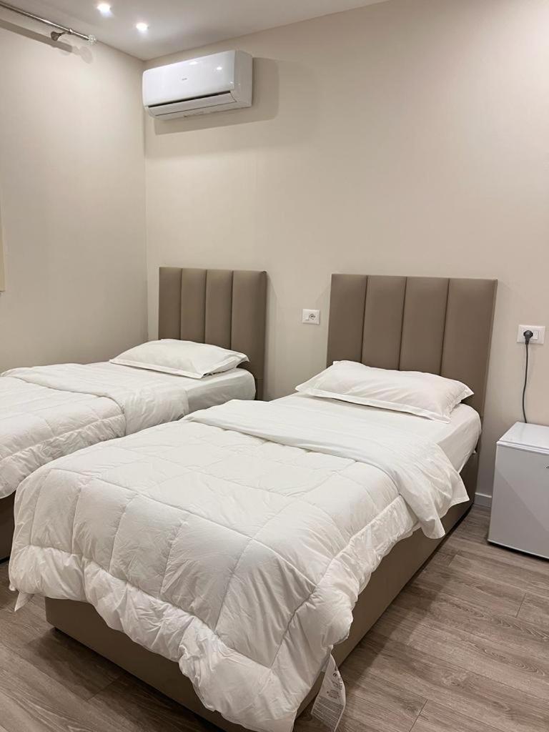 Belix Hotel Apartments, Near The Beach ドゥラス エクステリア 写真