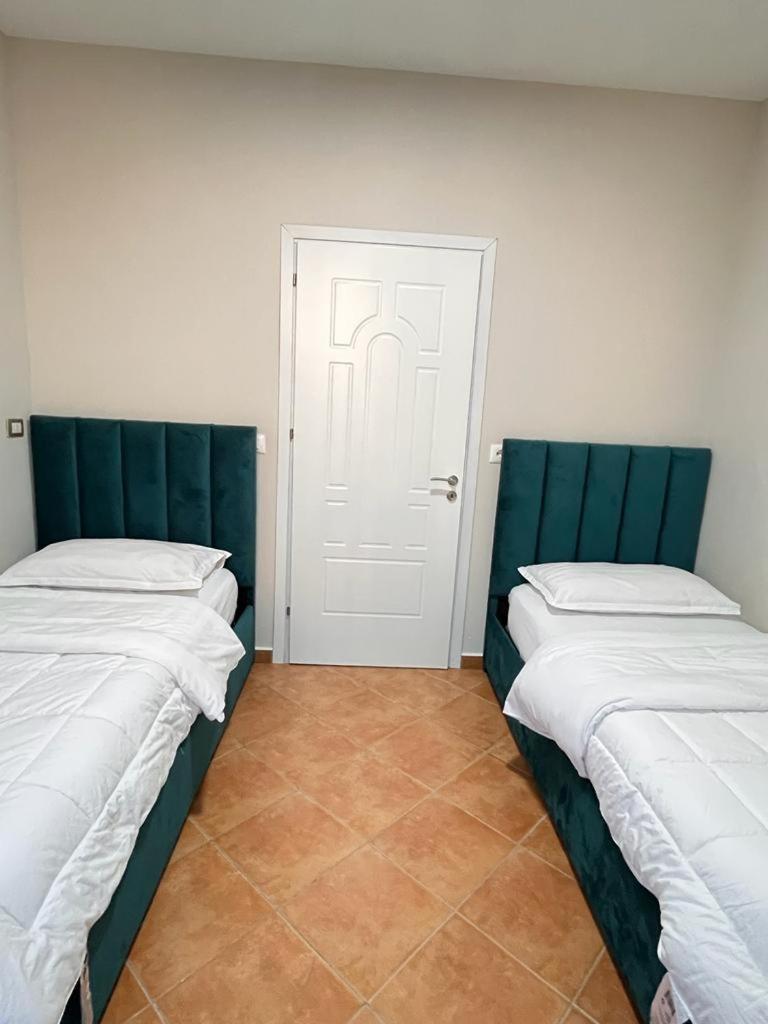 Belix Hotel Apartments, Near The Beach ドゥラス エクステリア 写真