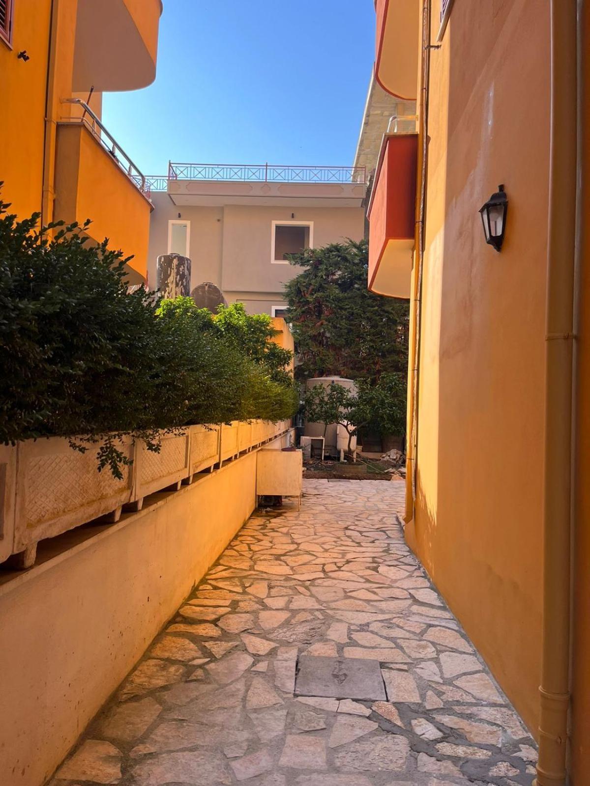 Belix Hotel Apartments, Near The Beach ドゥラス エクステリア 写真