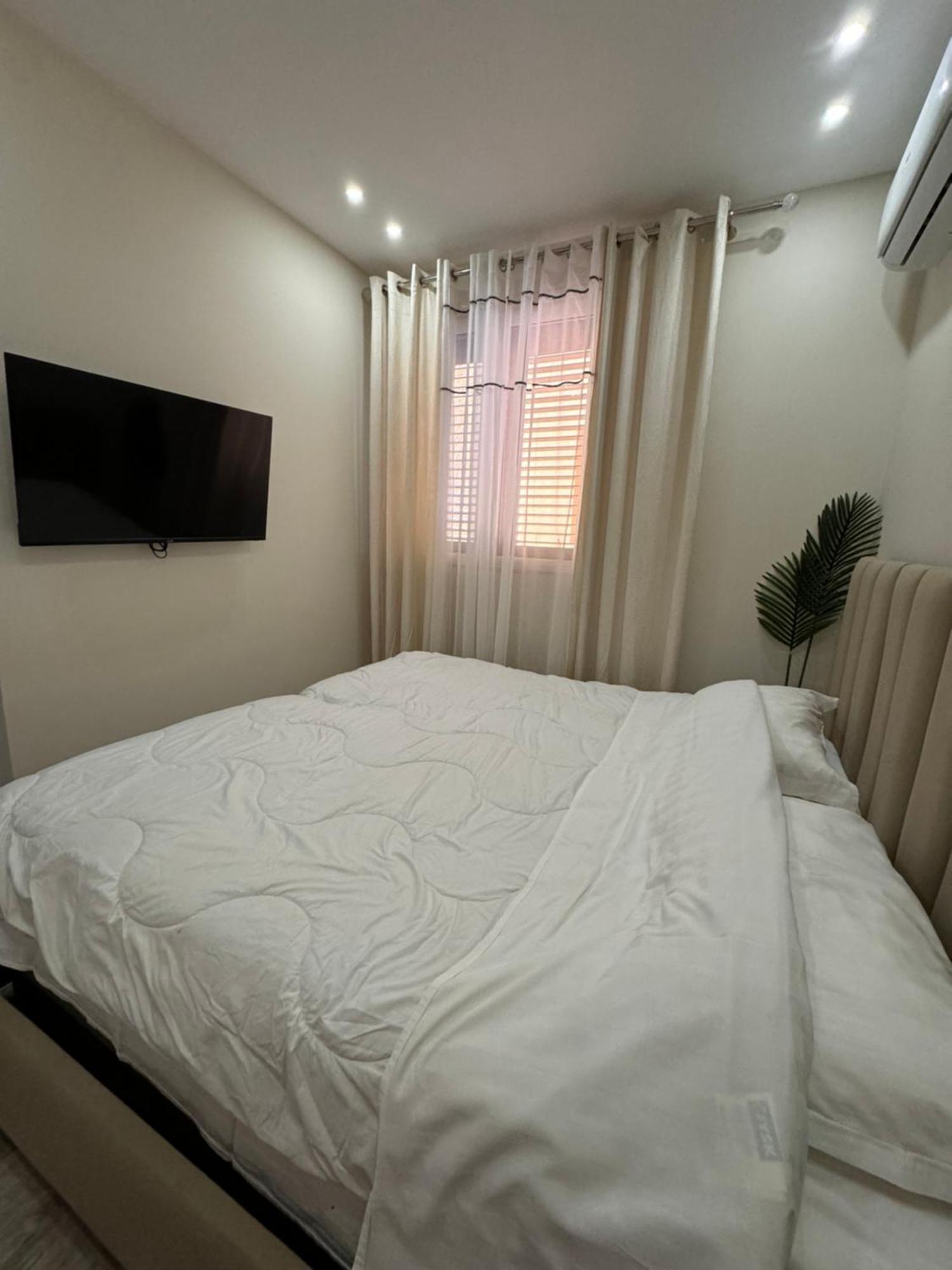 Belix Hotel Apartments, Near The Beach ドゥラス エクステリア 写真