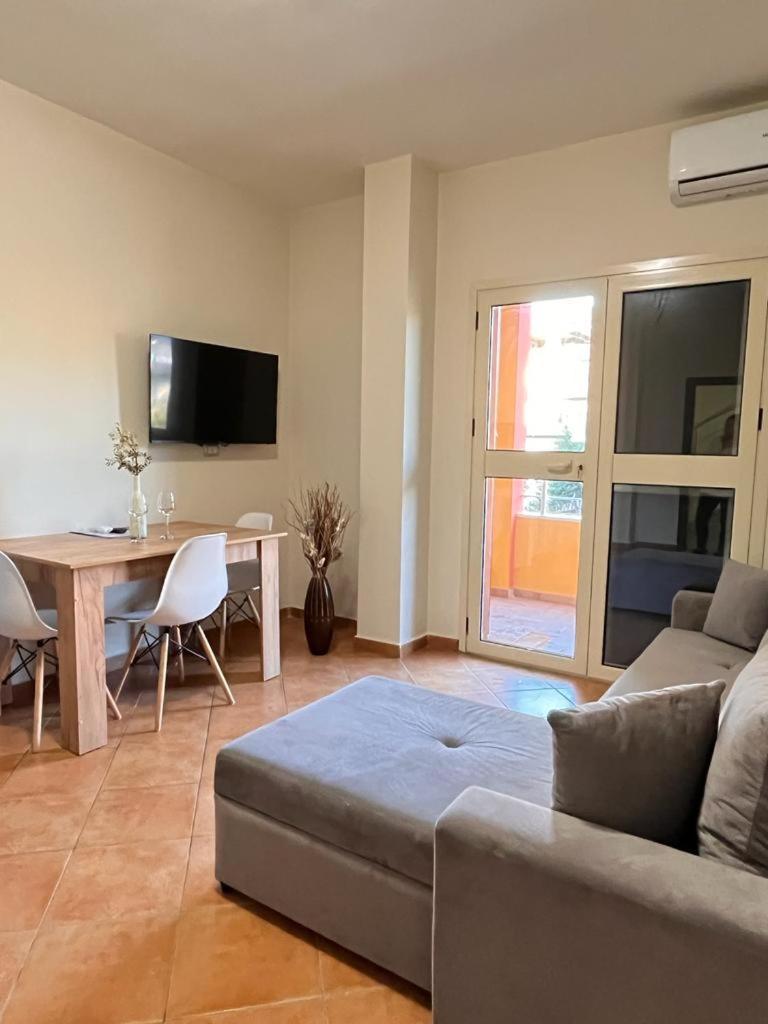 Belix Hotel Apartments, Near The Beach ドゥラス エクステリア 写真