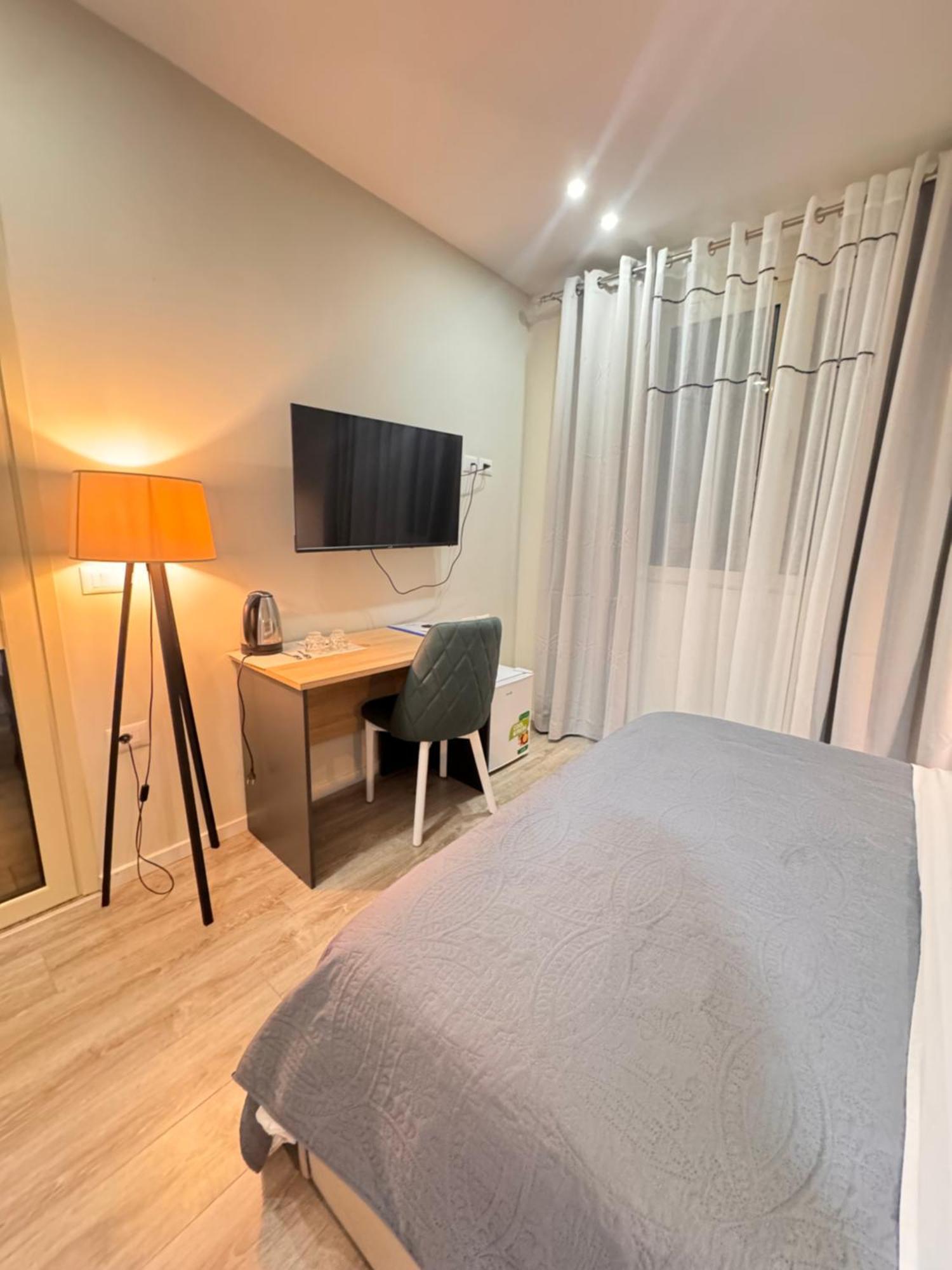 Belix Hotel Apartments, Near The Beach ドゥラス エクステリア 写真